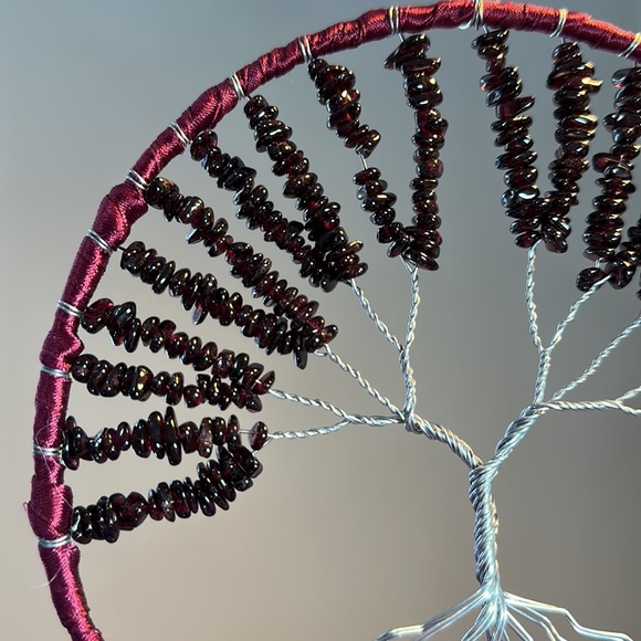 🔥SALE🔥 Garnet Crystal Tree Of Life Dream Catcher! - Picture 4 of 6
